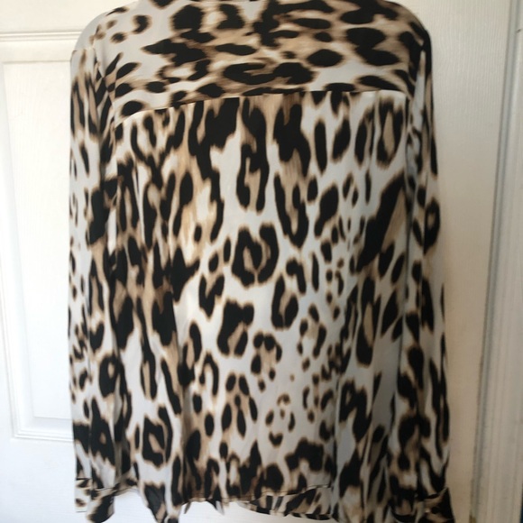 Worthington Womens Top Size: XL Animal Print Long Tab Sleeves it’s like new - Picture 6 of 12